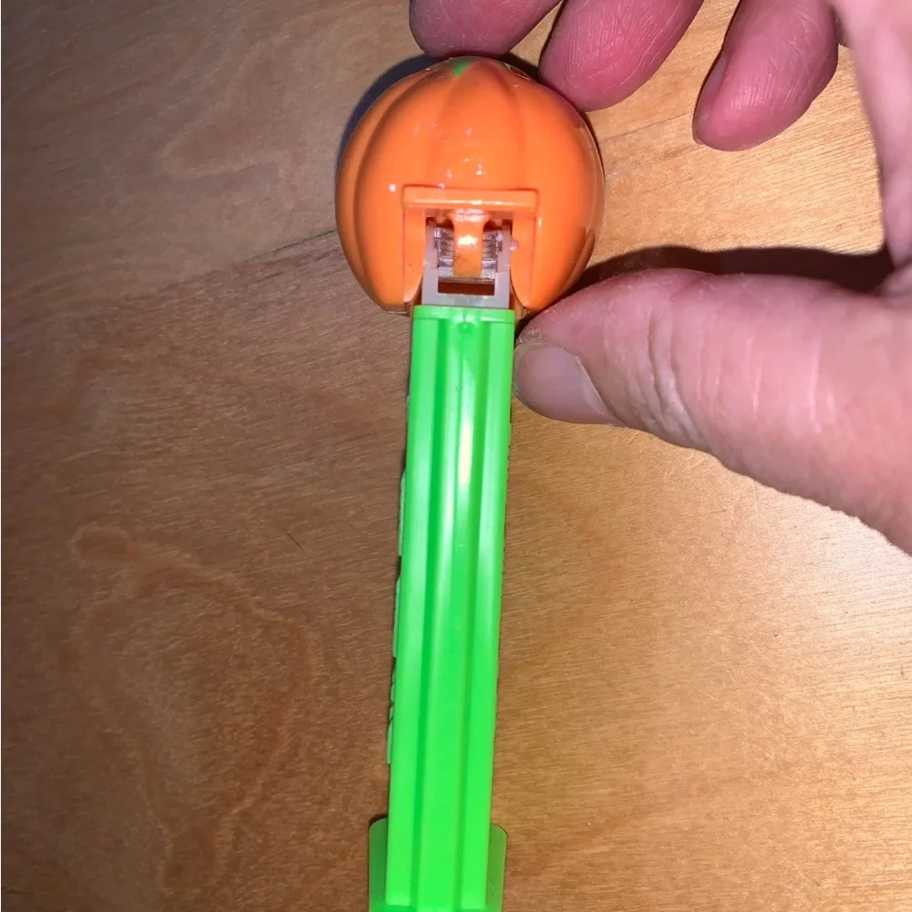 Vintage 1980 Halloween Pumpkin Jack-O-Lantern PEZ Dispenser – Made in Hungary